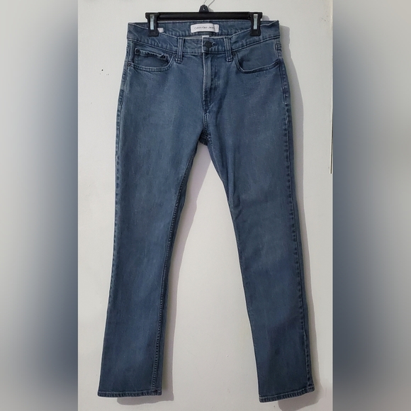 Calvin Klein Men's Blue Stretch Straight-Leg Jeans. Excellent Used Condition. - Picture 1 of 13